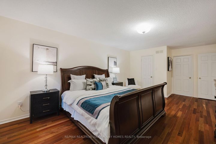 Photo 19 at 4 McPhail Court, Buttonville, Markham