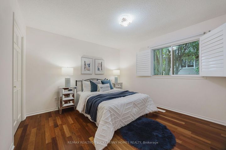 Photo 22 at 4 McPhail Court, Buttonville, Markham
