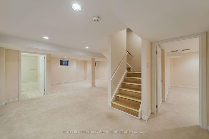 Photo 27 at 4 McPhail Court, Buttonville, Markham