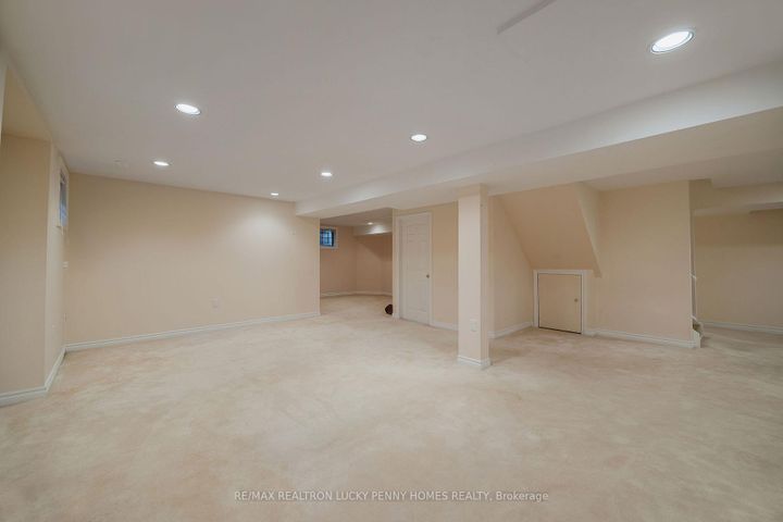 Photo 29 at 4 McPhail Court, Buttonville, Markham