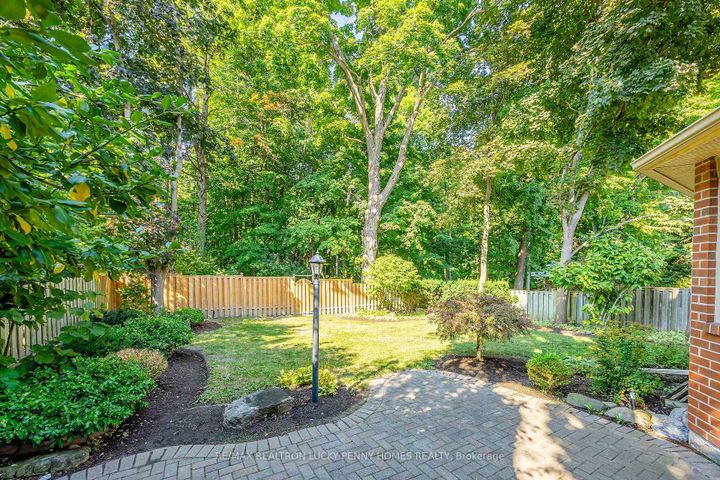 Photo 35 at 4 McPhail Court, Buttonville, Markham