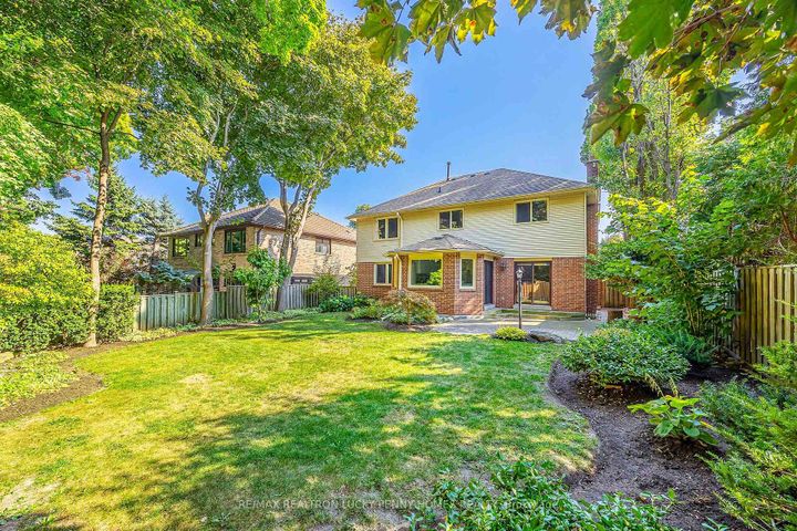 Photo 37 at 4 McPhail Court, Buttonville, Markham