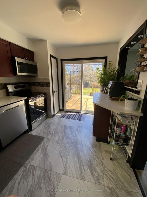 Photo 3 at 113 Garden Drive, Allandale Heights, Barrie