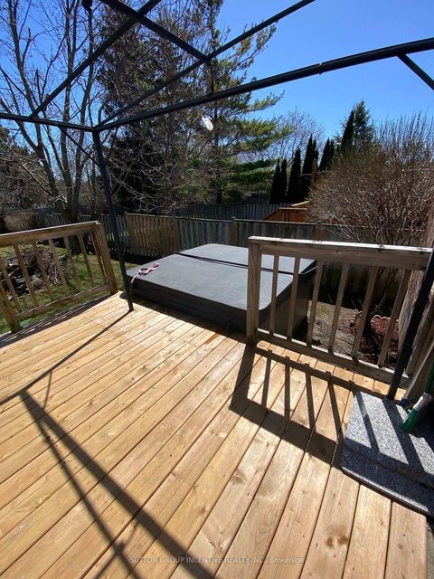 Photo 5 at 113 Garden Drive, Allandale Heights, Barrie