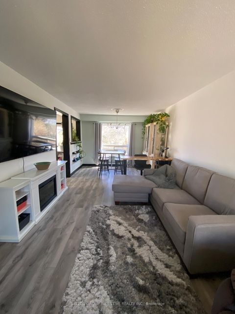 Photo 7 at 113 Garden Drive, Allandale Heights, Barrie