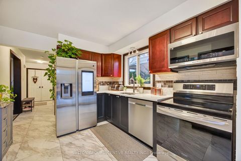 Photo 15 at 113 Garden Drive, Allandale Heights, Barrie