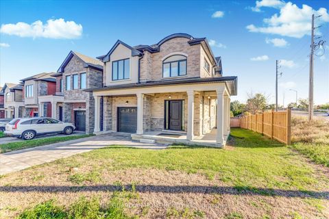 Photo 2 at 97 Chelliah Court, Rouge E11, Toronto