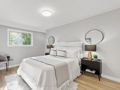 Photo 11 at 4 Hines Drive, Hillcrest Village, Toronto