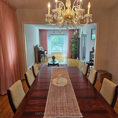 Photo 4 at 3 Hearthstone Crescent, Doncrest, Richmond Hill