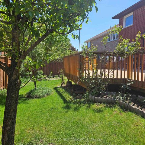 Photo 9 at 3 Hearthstone Crescent, Doncrest, Richmond Hill