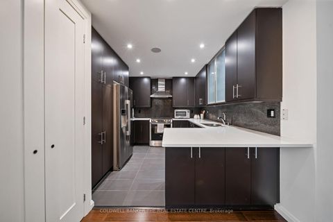 Photo 8 at 206 - 447 Walmer Road, Forest Hill South, Toronto