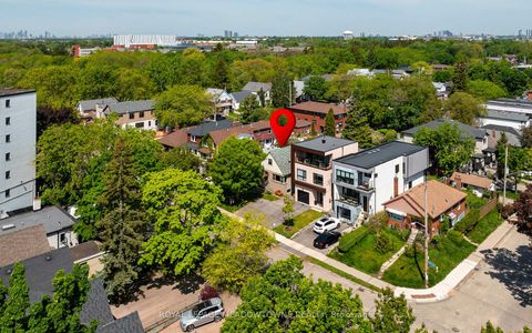 Photo 3 at 182 Lakeshore Drive, New Toronto, Toronto