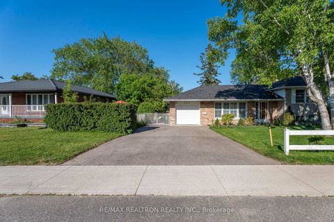 Photo 1 at 237 Beechgrove Drive, West Hill, Toronto