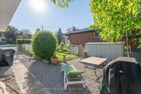 Photo 5 at 237 Beechgrove Drive, West Hill, Toronto