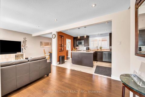 Photo 9 at 237 Beechgrove Drive, West Hill, Toronto