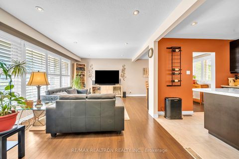 Photo 11 at 237 Beechgrove Drive, West Hill, Toronto