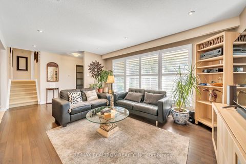 Photo 13 at 237 Beechgrove Drive, West Hill, Toronto