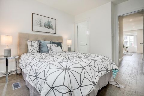 Photo 21 at 609 Mortimer Avenue, East York, Toronto