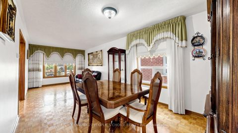 Photo 4 at 145 Chancellor Drive, East Woodbridge, Vaughan