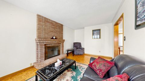 Photo 10 at 145 Chancellor Drive, East Woodbridge, Vaughan