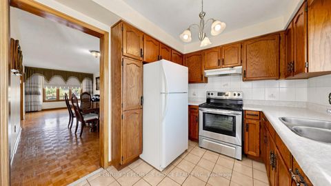 Photo 11 at 145 Chancellor Drive, East Woodbridge, Vaughan