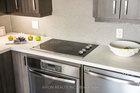 Photo 8 at 217 - 28 Uptown Drive, Unionville, Markham