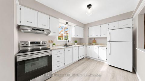Photo 7 at 23 Southport Street, Swansea, Toronto