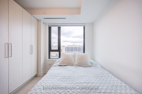 Photo 30 at 406 - 1 Strathgowan Avenue, Lawrence Park South, Toronto