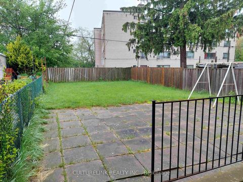 Photo 2 at 29 Goldwin Avenue, Mount Dennis, Toronto