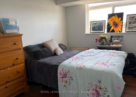 Photo 12 at 1011 - 40 William Roe Boulevard, Central Newmarket, Newmarket