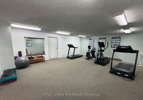 Photo 16 at 1011 - 40 William Roe Boulevard, Central Newmarket, Newmarket