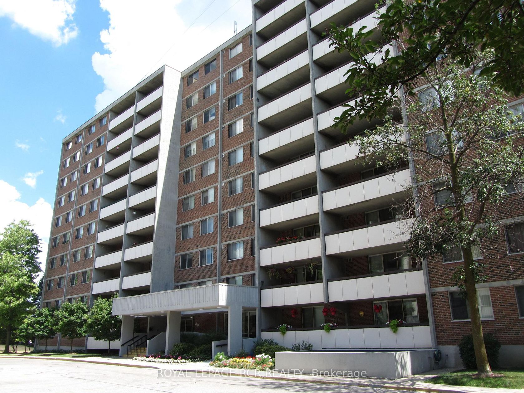 1011 - 40 William Roe Boulevard, Central Newmarket, Newmarket photo 7