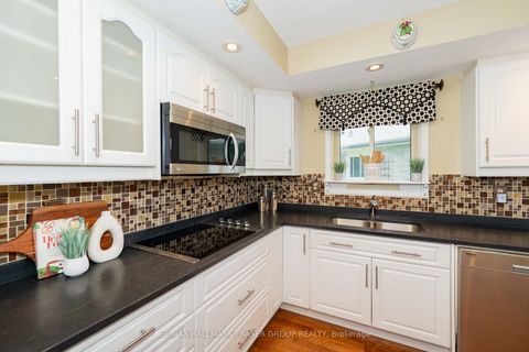 Photo 8 at 59 Regency Crescent, Downtown Whitby, Whitby