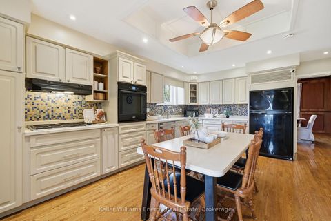Photo 6 at 452 Simcoe Street N, O'Neill, Oshawa
