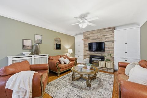 Photo 10 at 452 Simcoe Street N, O'Neill, Oshawa
