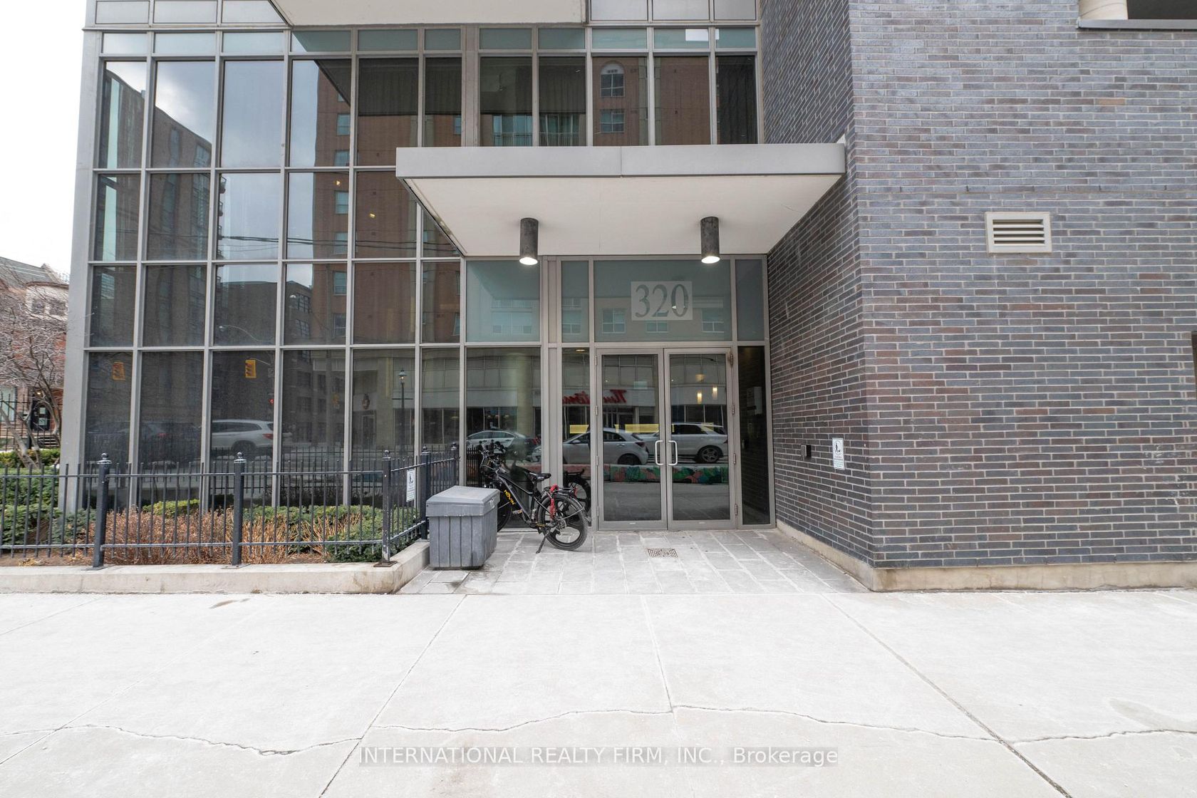 208 - 320 Richmond Street E, Moss Park, Toronto 