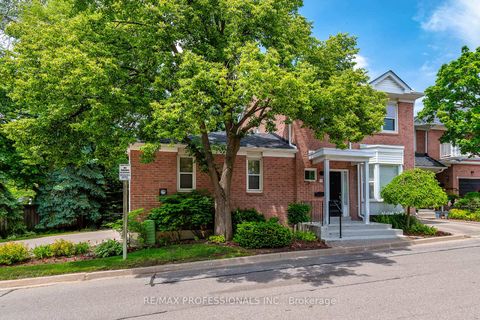 Photo 1 at 7 Tamarack Circle, The Westway, Toronto