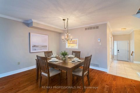 Photo 12 at 7 Tamarack Circle, The Westway, Toronto