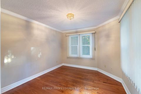 Photo 18 at 7 Tamarack Circle, The Westway, Toronto