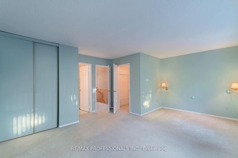 Photo 24 at 7 Tamarack Circle, The Westway, Toronto