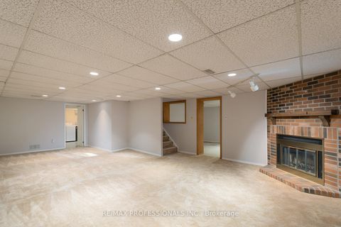 Photo 31 at 7 Tamarack Circle, The Westway, Toronto