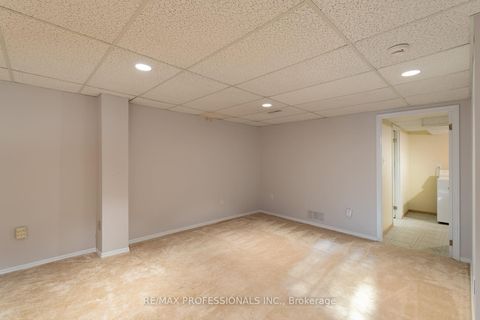 Photo 32 at 7 Tamarack Circle, The Westway, Toronto