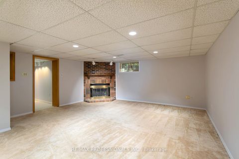 Photo 34 at 7 Tamarack Circle, The Westway, Toronto