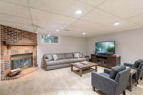 Photo 35 at 7 Tamarack Circle, The Westway, Toronto