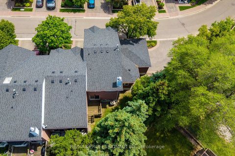 Photo 41 at 7 Tamarack Circle, The Westway, Toronto