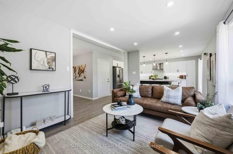 Photo 7 at 76 Vipond Road, Brooklin, Whitby