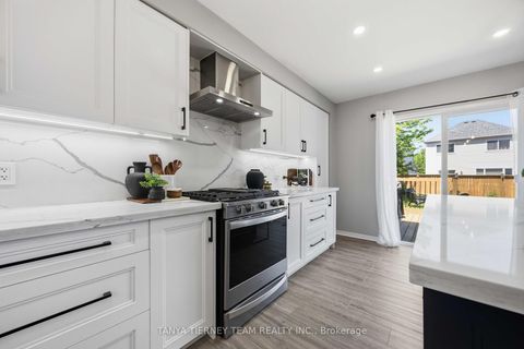 Photo 12 at 76 Vipond Road, Brooklin, Whitby