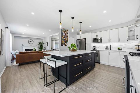 Photo 14 at 76 Vipond Road, Brooklin, Whitby