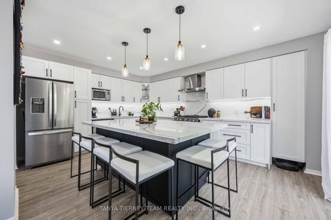 Photo 16 at 76 Vipond Road, Brooklin, Whitby