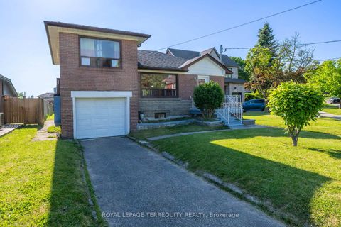 Photo 3 at 4 Harris Park Drive, Birchmount, Toronto